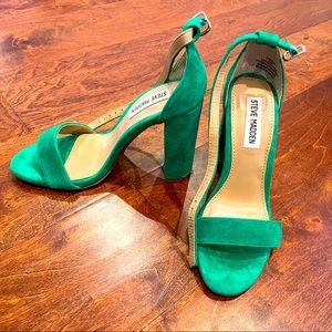 Steve Madden size 5.5 Carrson green suede heel